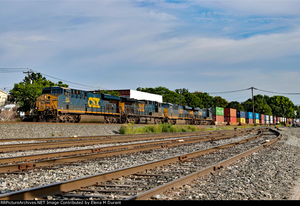 CSX 830 on I-159